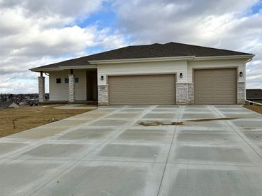 10909 N 160 Street, Bennington, NE 68007