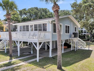 705 Palmetto Boulevard, Edisto Beach, SC 29438