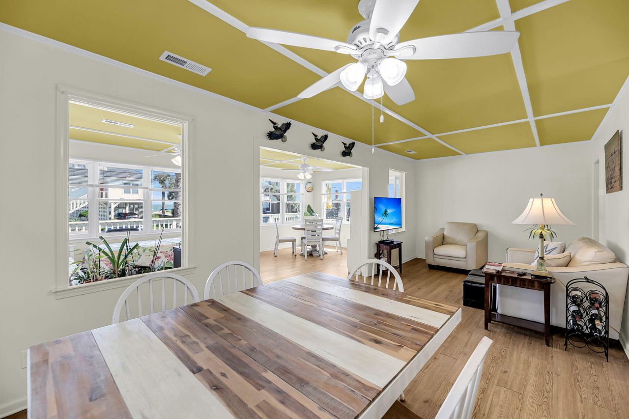 705 Palmetto Boulevard Photo 15