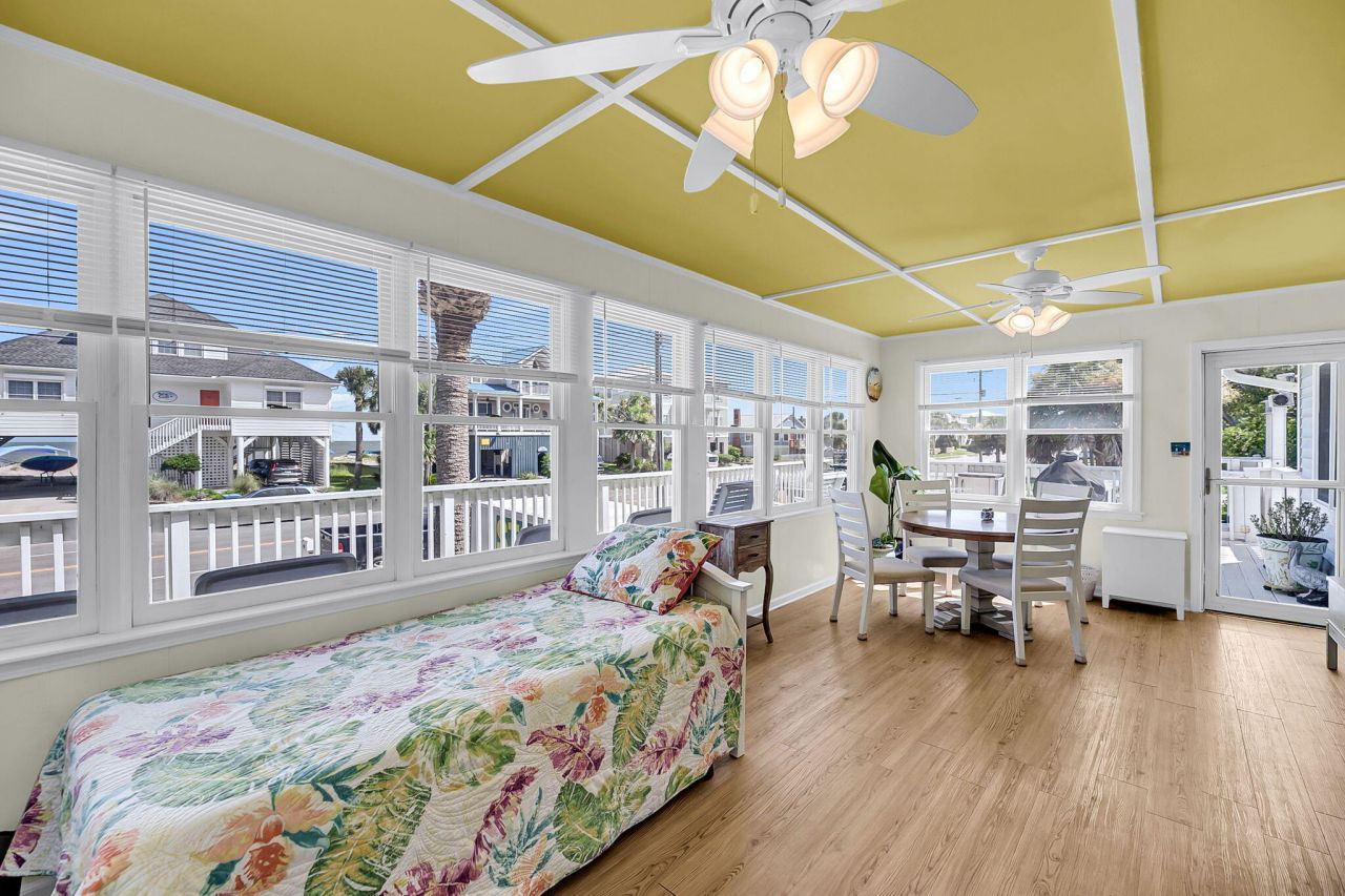 705 Palmetto Boulevard Photo 17