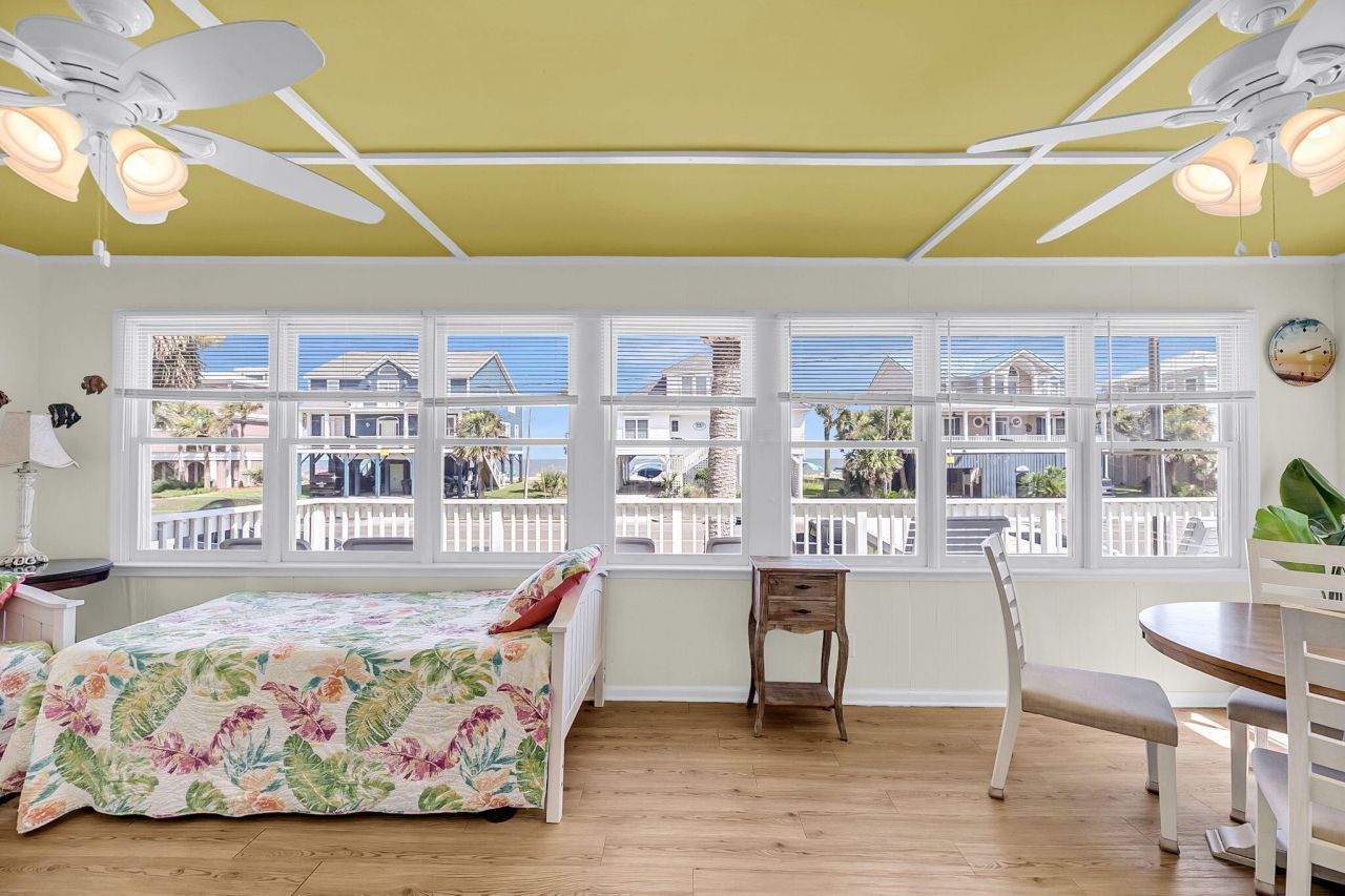 705 Palmetto Boulevard Photo 18