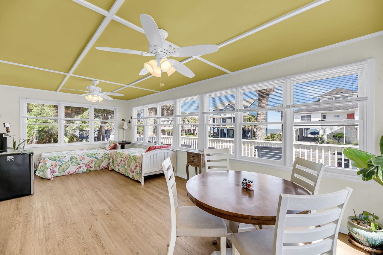 705 Palmetto Boulevard Photo 19