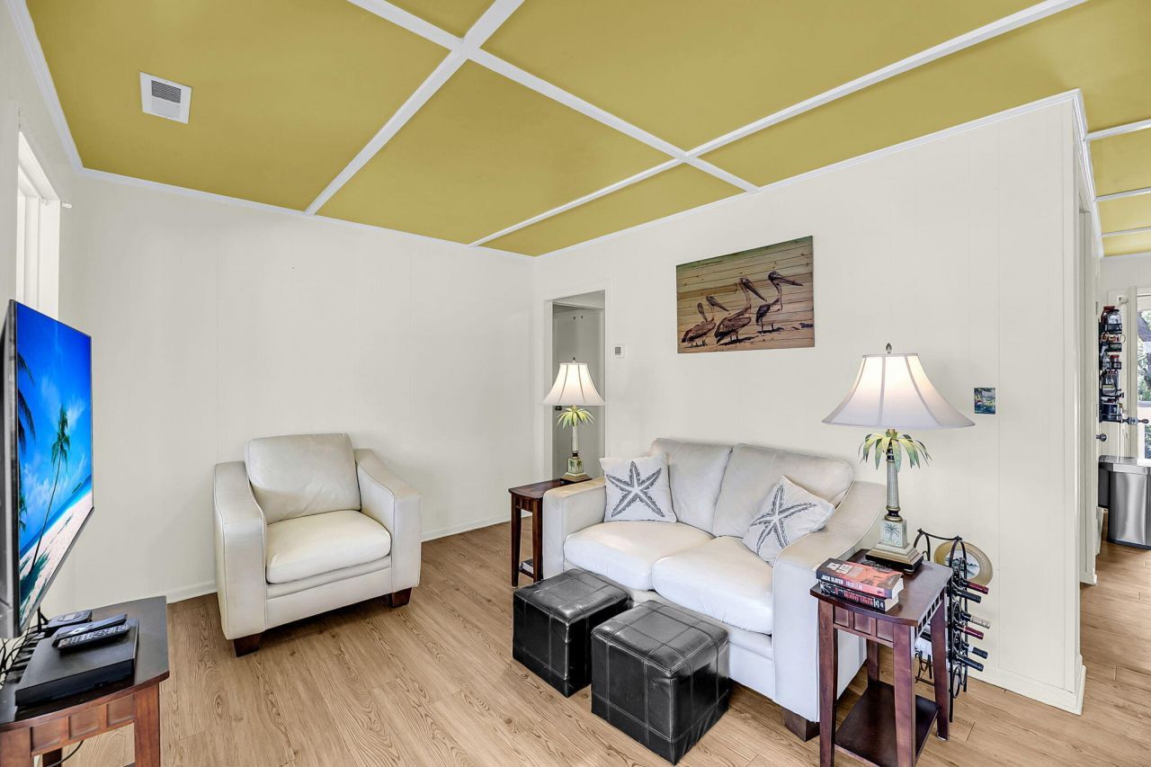 705 Palmetto Boulevard Photo 20