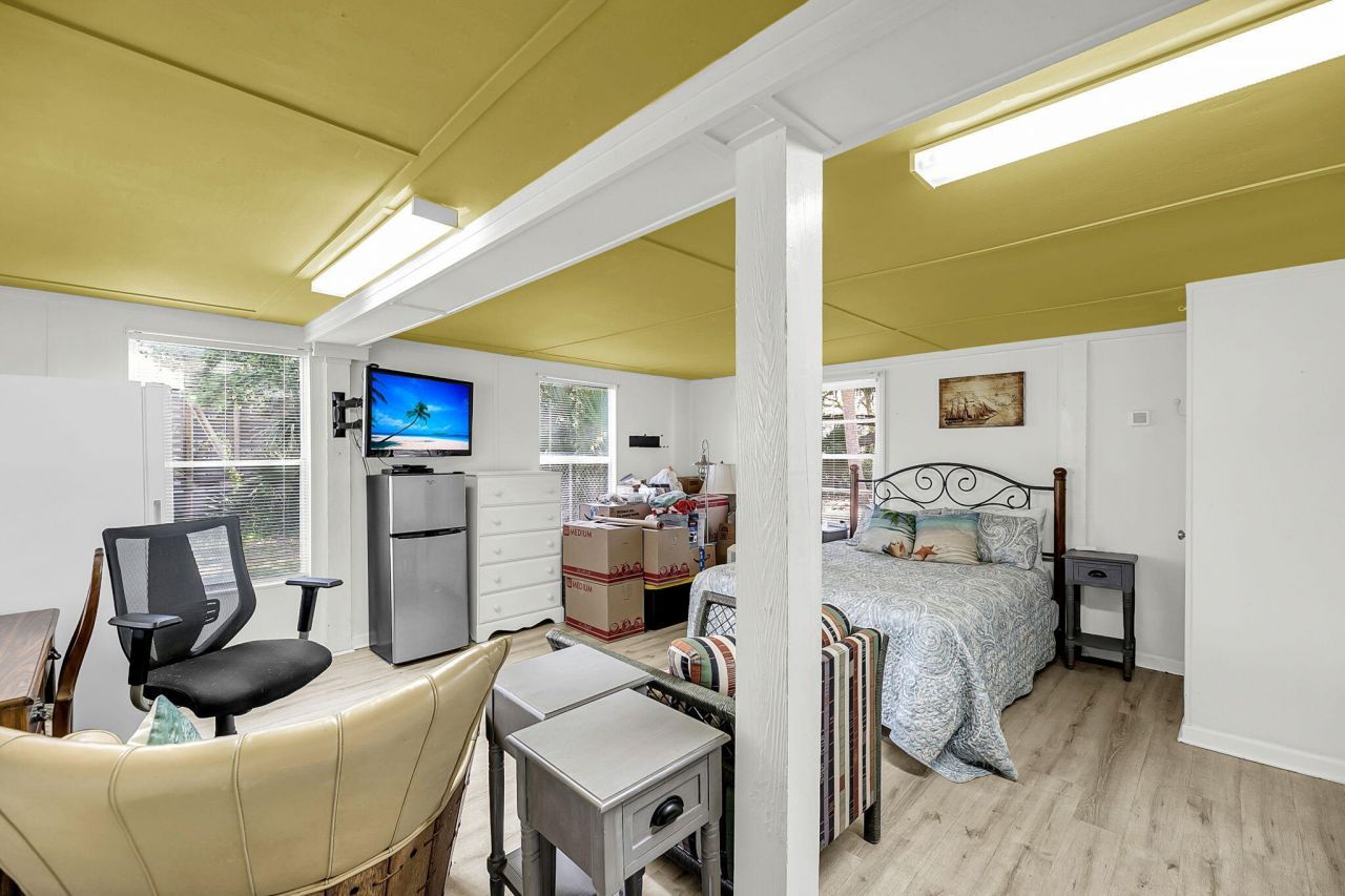 705 Palmetto Boulevard Photo 26