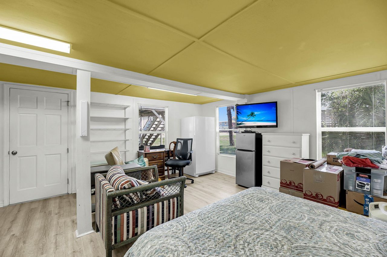 705 Palmetto Boulevard Photo 27