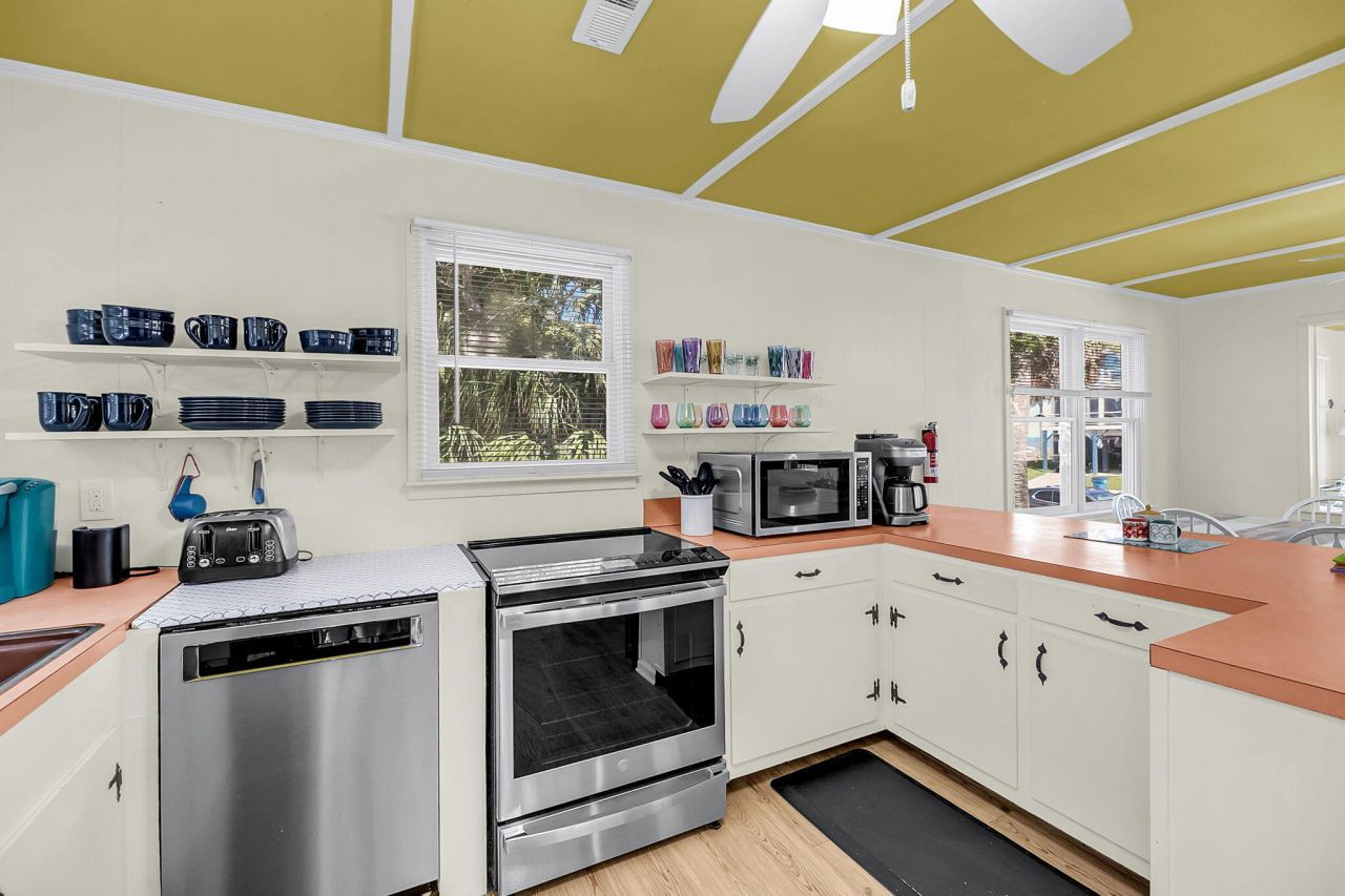 705 Palmetto Boulevard Photo 8