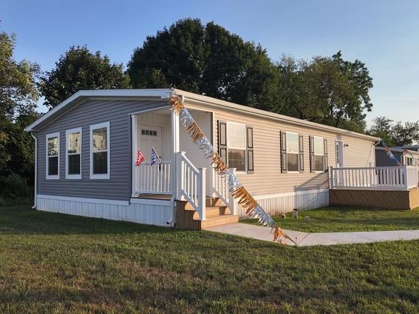 14 W WILLOW, PALMYRA, PA 17078