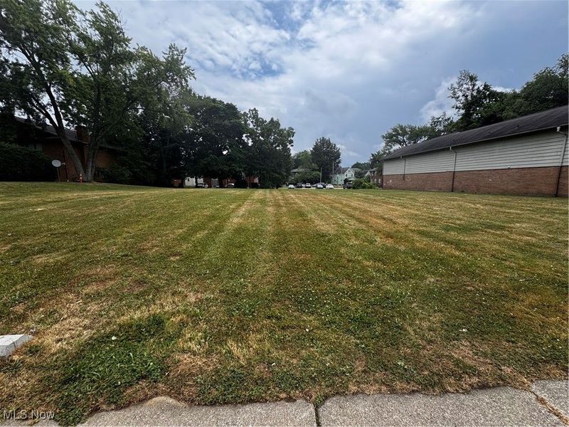 444 Sumner Street, Akron, OH 44304 Photo 2