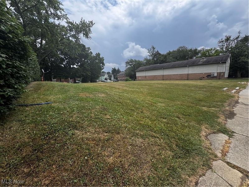 444 Sumner Street, Akron, OH 44304 Photo 3