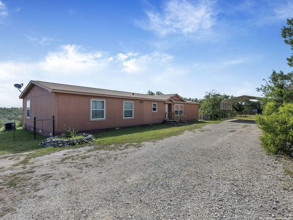 349 Vine, Kerrville, TX 78028