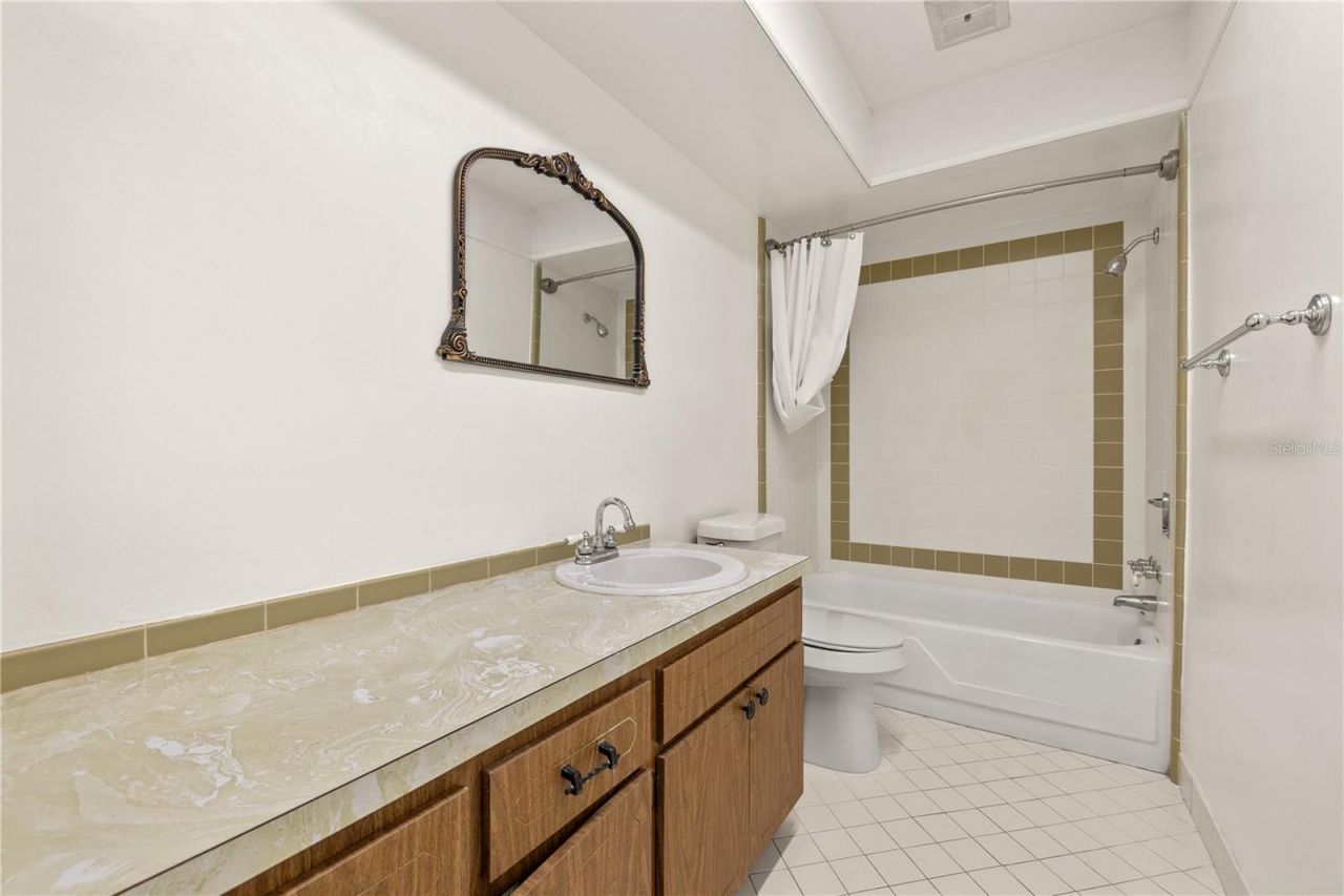 8651 10th Street N, Unit 210, Saint Petersburg, FL 33702 Photo