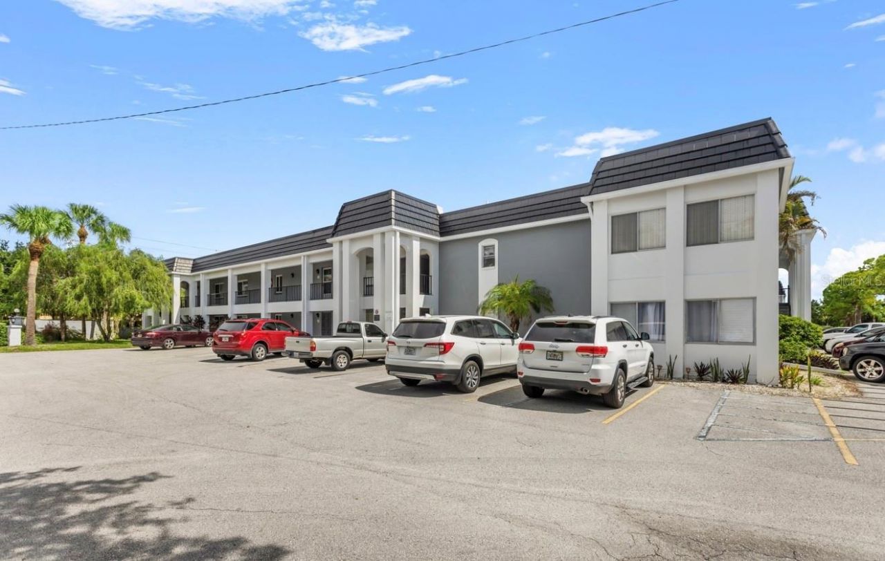 8651 10th Street N, Unit 210, Saint Petersburg, FL 33702 Photo