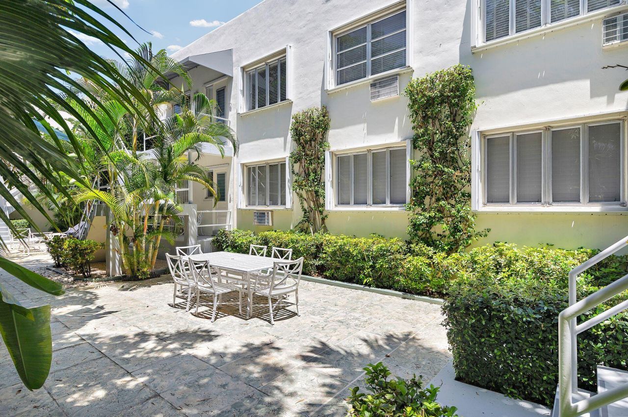 381 S Lake Drive, Unit 8, Palm Beach, FL 33480 Photo