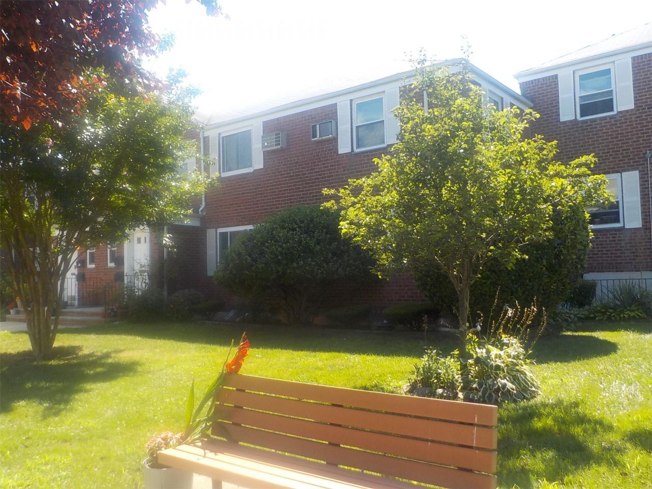 70-50 260th Street, Unit H-2, Glen Oaks, NY 11004 Main Photo