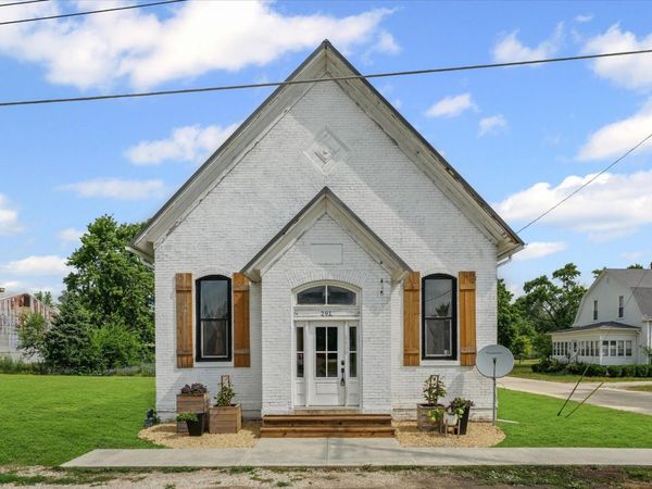 291 E Main Street, Wellington, IL 60973