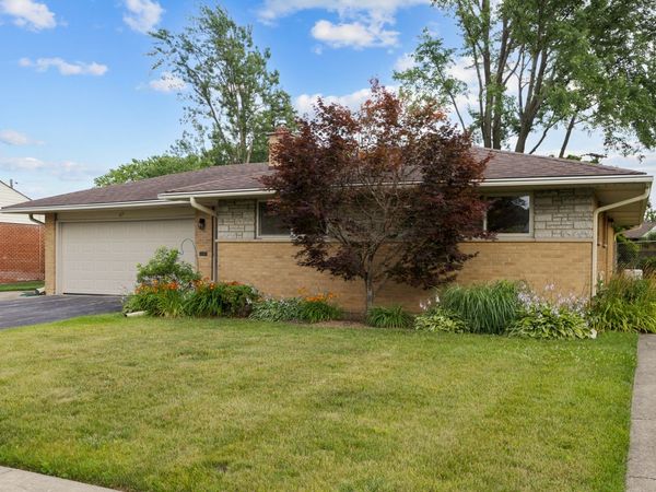 301 Lance Drive, Des Plaines, IL 60016