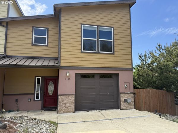 2389 BROOKLYN DR, Coos Bay, OR 97420
