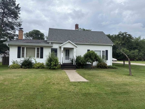 109 S 1st Street, Avoca, WI 53506