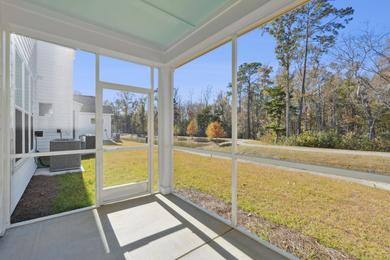 435 Queenview Lane Photo 8