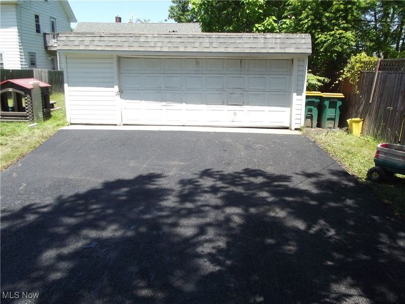 17051 Libby Road, Maple Heights, OH 44137 Photo 2