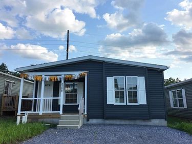 2106 SCULL STREET, LEBANON, PA 17046