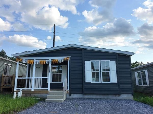 2106 SCULL STREET, LEBANON, PA 17046