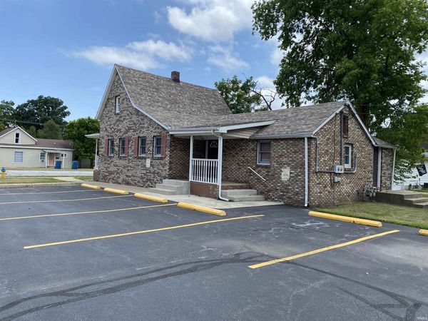601 S Heaton (US 35), Knox, IN 46534