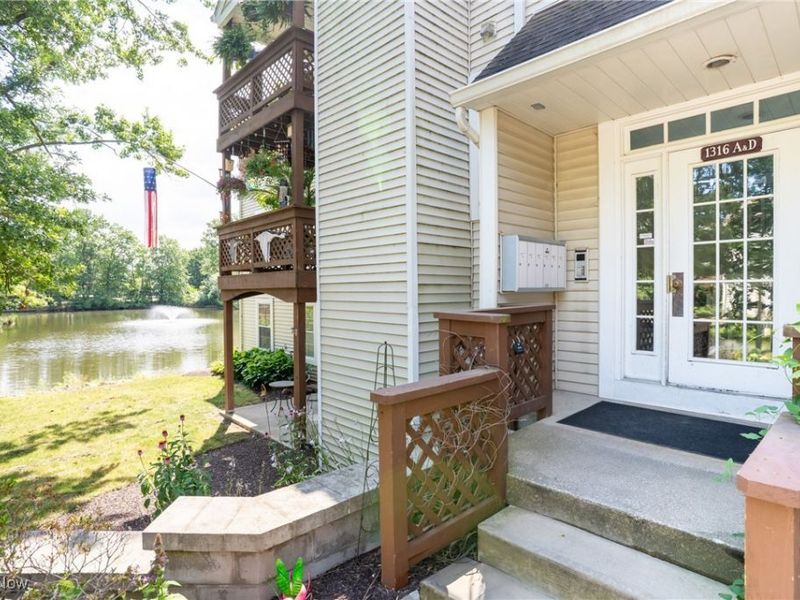 1316 Cedarwood Drive, Unit D3, Westlake, OH 44145 Photo 1