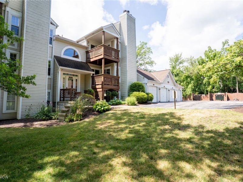 1316 Cedarwood Drive, Unit D3, Westlake, OH 44145 Photo 2