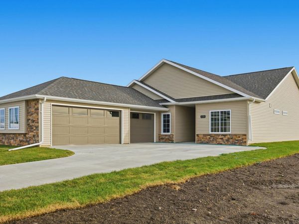 6230 21st Street S, Fargo, ND 58104