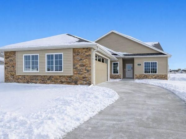 6230 21st Street S, Fargo, ND 58104