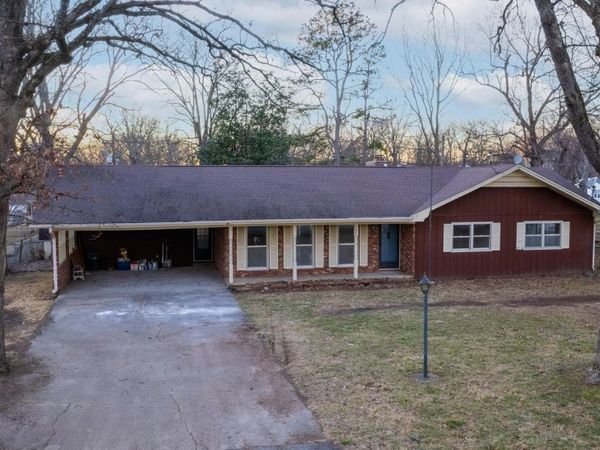 2823 Laurie Drive, West Plains, MO 65775
