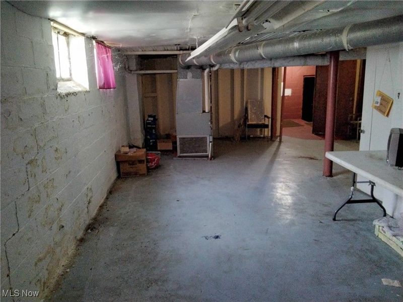 4563 Lee Road, Cleveland, OH 44128 Photo 17