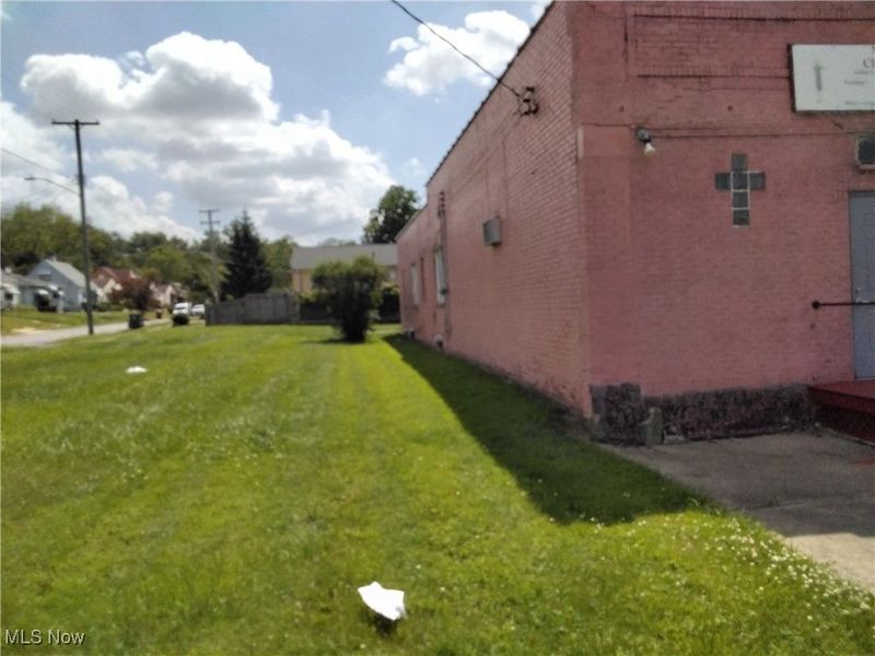 4563 Lee Road, Cleveland, OH 44128 Photo 4