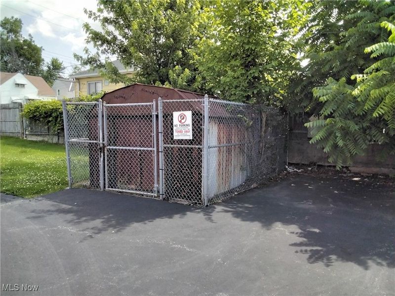 4563 Lee Road, Cleveland, OH 44128 Photo 6