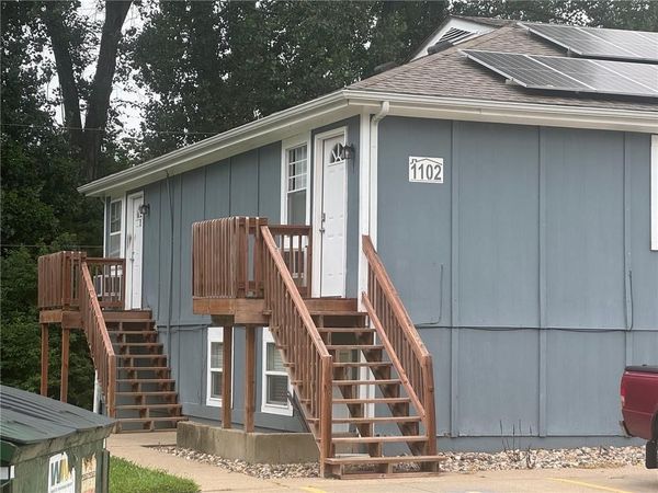 1102 N 4th Street, Lansing, KS 66043