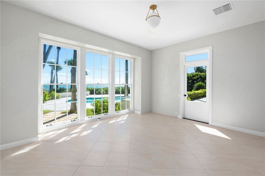 2136 S Porpoise Point Lane, Vero Beach, FL 32963 Photo