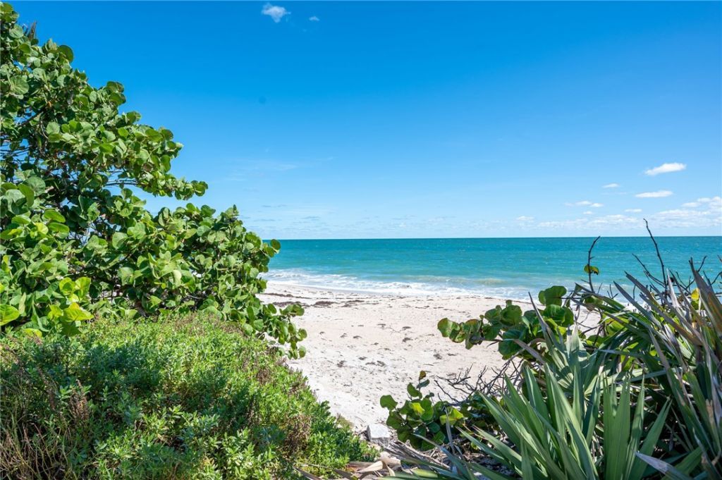 2136 S Porpoise Point Lane, Vero Beach, FL 32963 Photo