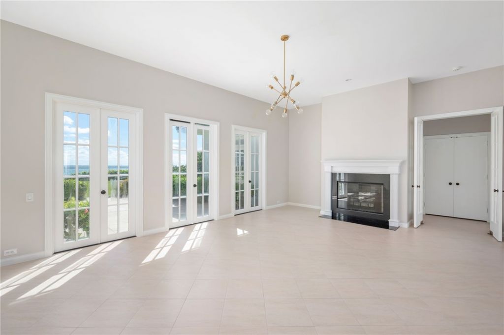 2136 S Porpoise Point Lane, Vero Beach, FL 32963 Photo