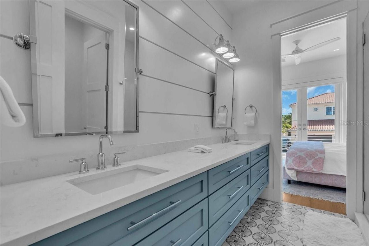 229 Willow Avenue, Anna Maria, FL 34216 Photo