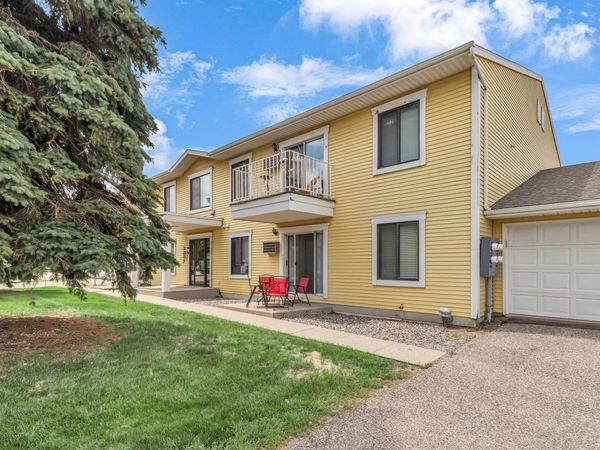 3217 15th Avenue S, Fargo, ND 58103
