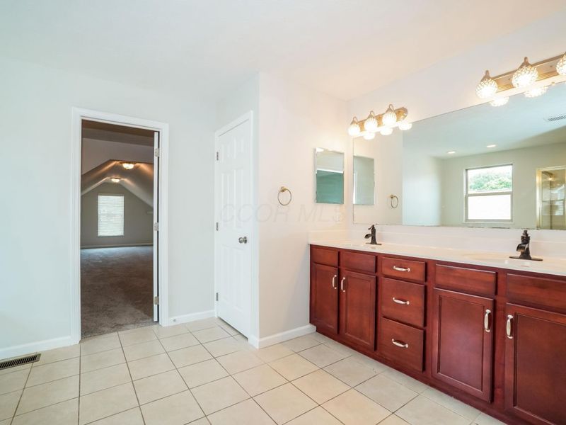 1907 Timber Haven Court, Grove City, OH 43123 Photo 11