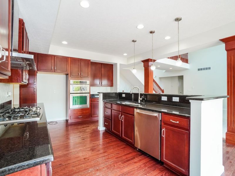 1907 Timber Haven Court, Grove City, OH 43123 Photo 6