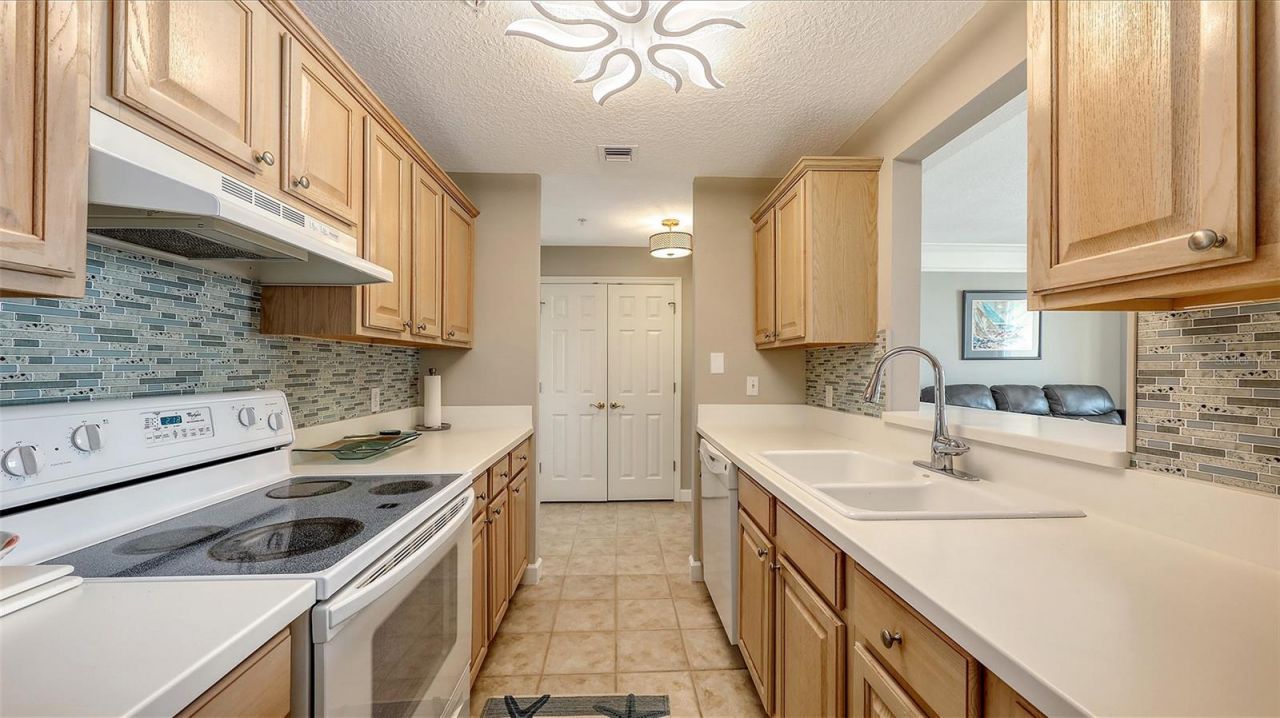 750 N Tamiami Trail, Unit 1116, Sarasota, FL 34236 Photo