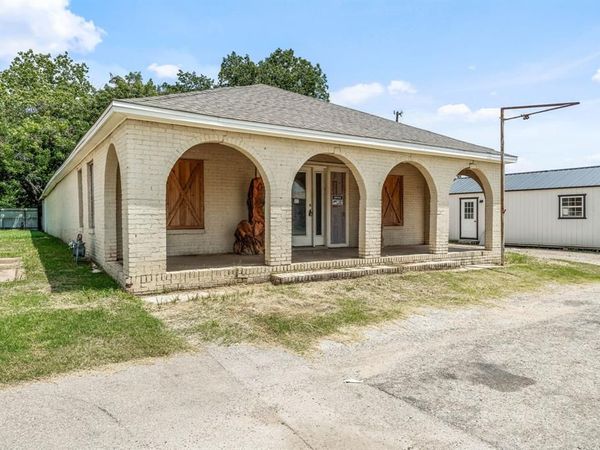 104 W Lipan Drive, Lipan, TX 76462