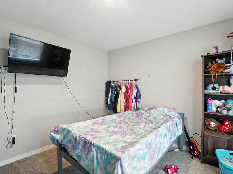 389 Kells Court E, Newark, OH 43055 Photo 3