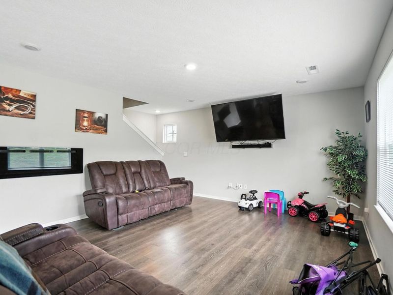 389 Kells Court E, Newark, OH 43055 Photo 7