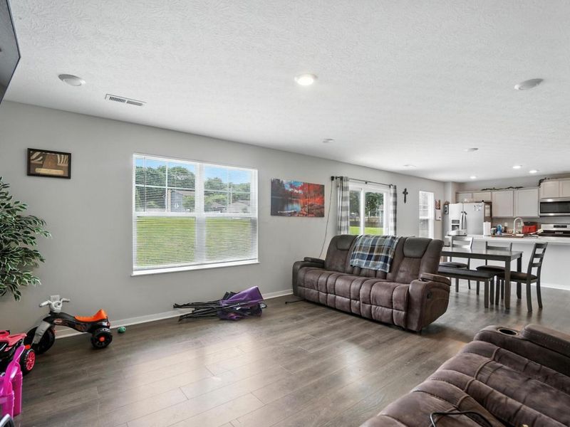 389 Kells Court E, Newark, OH 43055 Photo 8