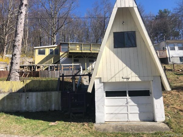 35 Lake Claire Drive, Middletown, NY 10940