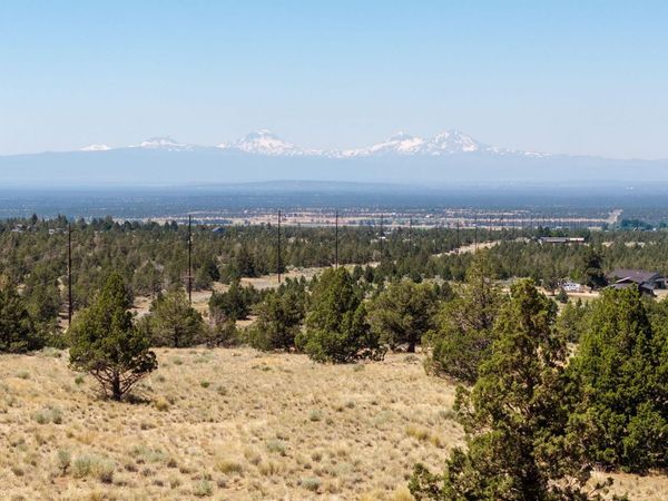 13689 SW Bussett Road, Powell Butte, OR 97753